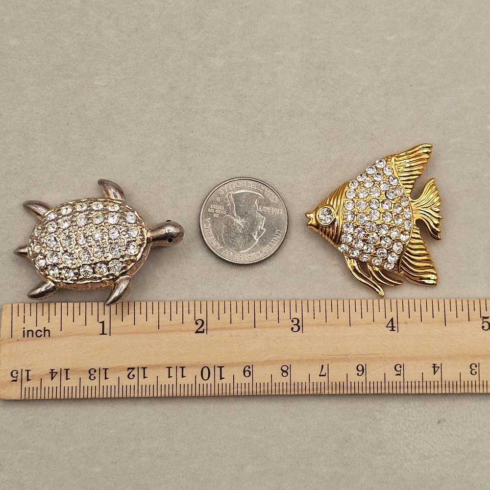Vintage Rhinestone Turtle and Angel Fish Brooch Pin Set Gold Silver Tone Coastal - Picture 2 of 12